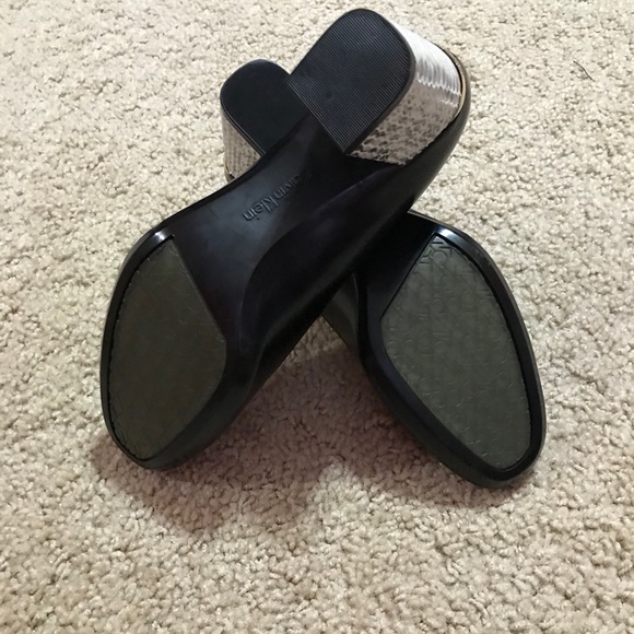 Calvin Klein Python Block Heel Shoe NWOT Sz 6 1/2 - Picture 6 of 6